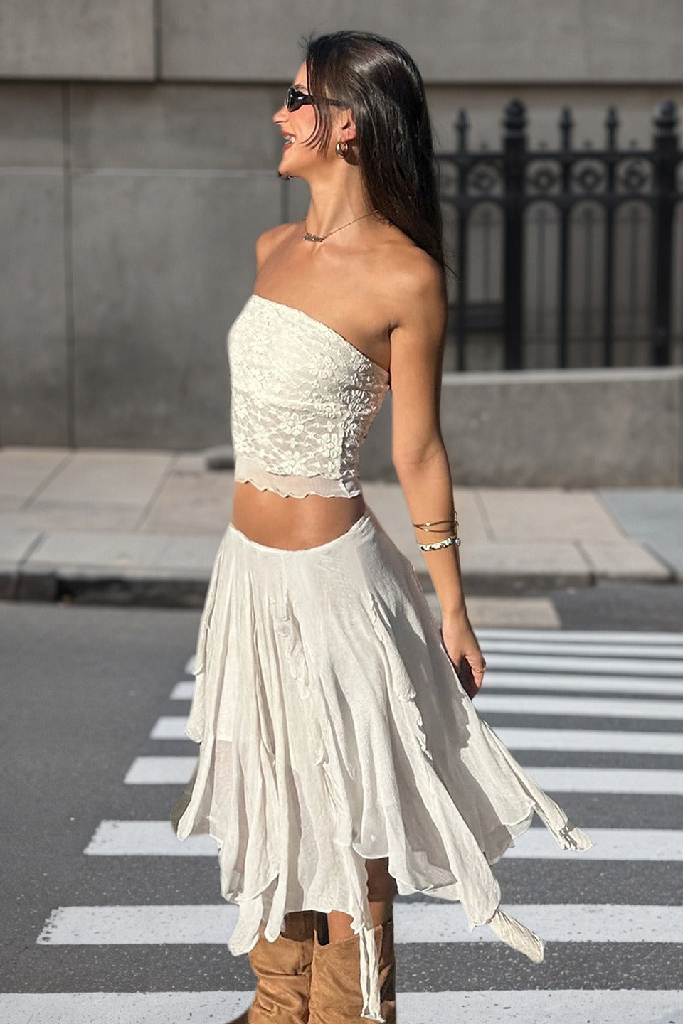 Gonna midi asimmetrica in rete con volant