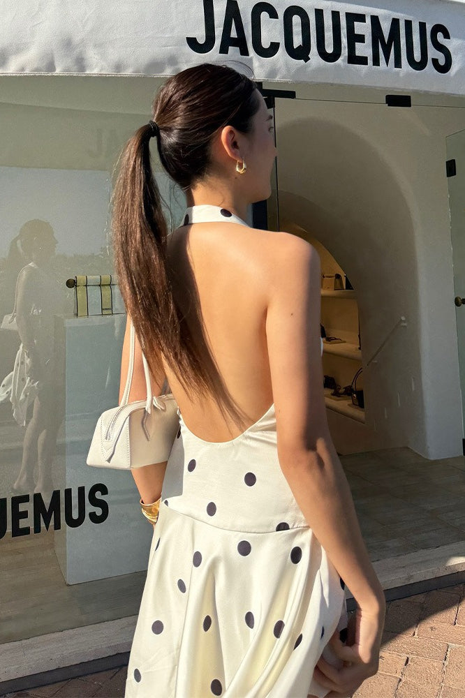 Robe courte évasée dos nu à col en C avec bretelles halter