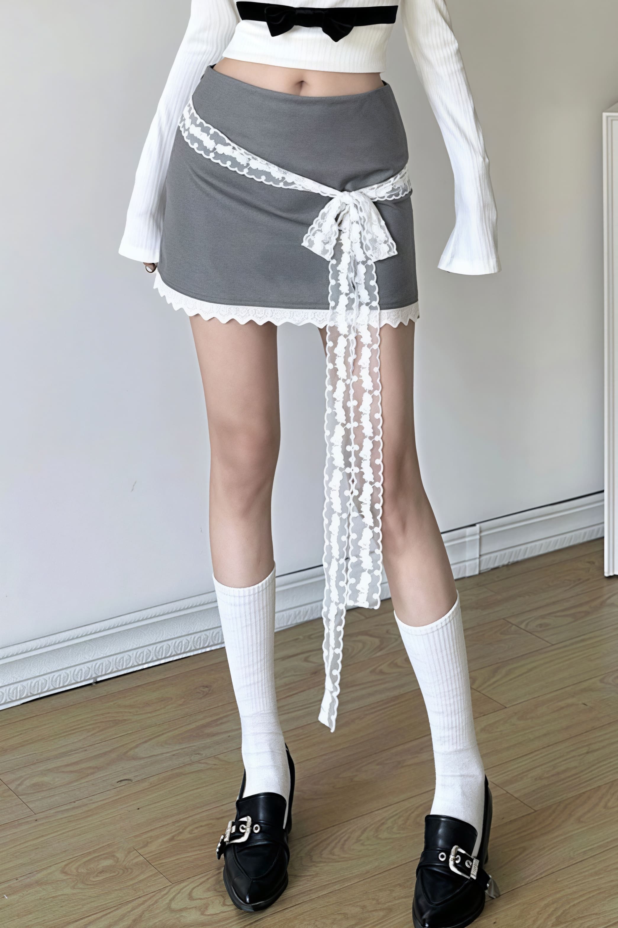 Jupe de style urbain à taille haute avec bordure en dentelle