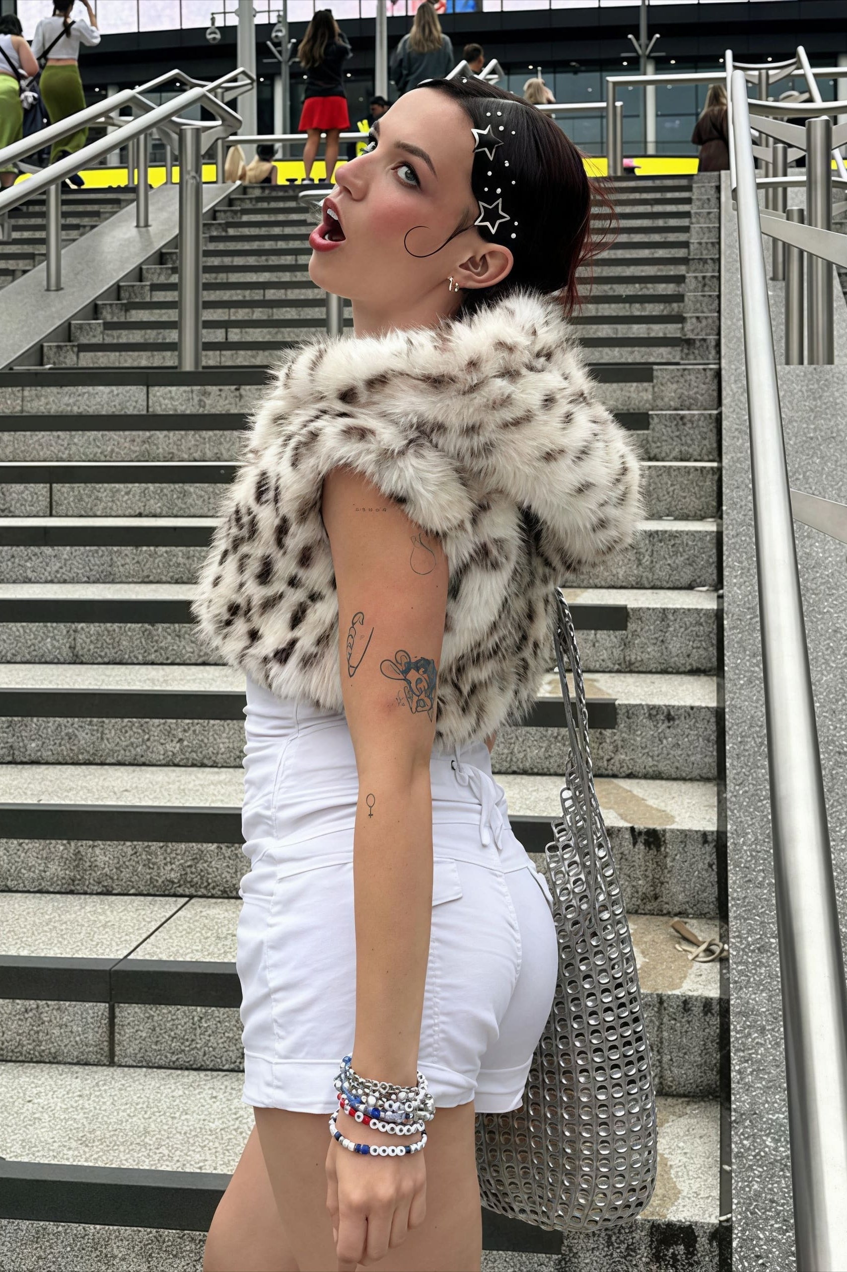 Kapuzentop mit Leopardenmuster, flauschig und kurz geschnitten