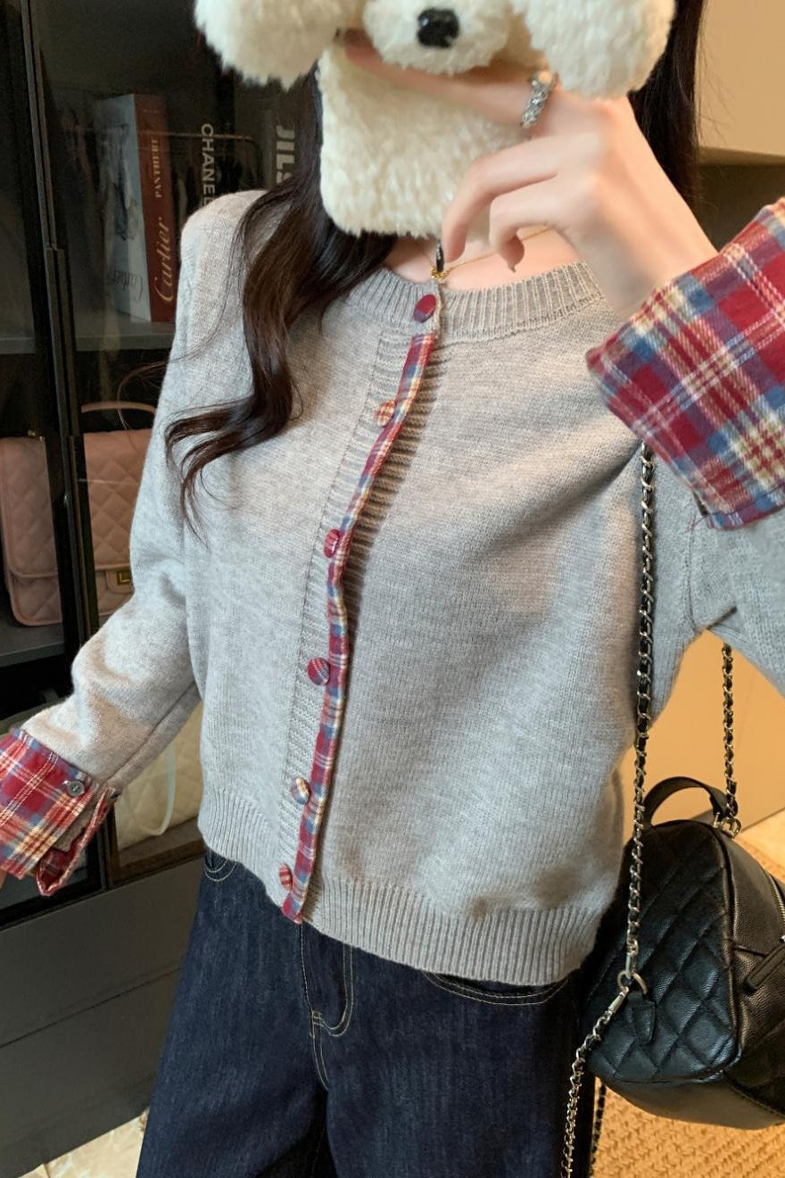 Cardigan a girocollo a quadri rossi con contrasto