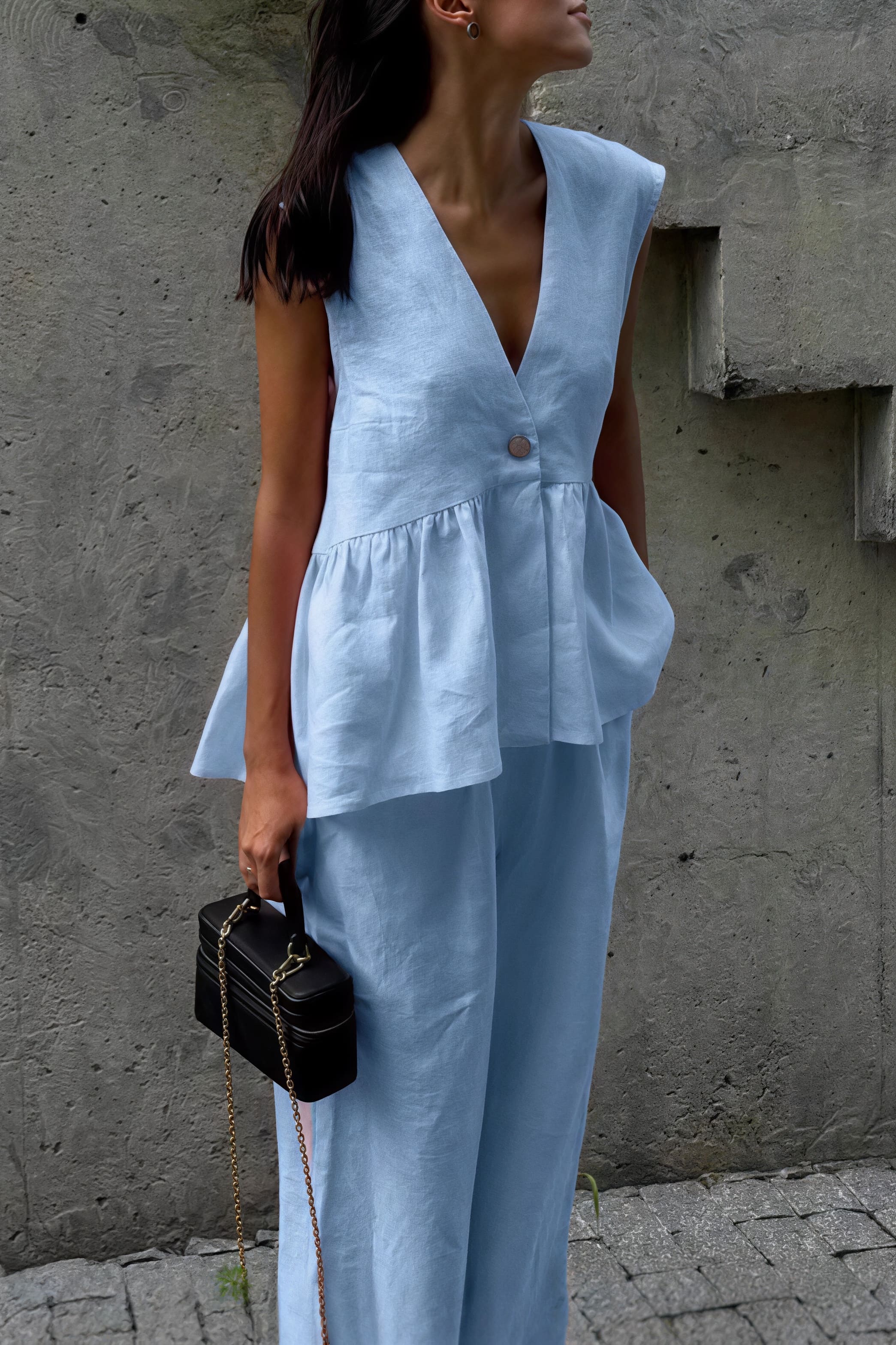 Romantisches Baumwoll-Top mit V-Ausschnitt und ärmellosem Weste-Hose-Zweiteiler