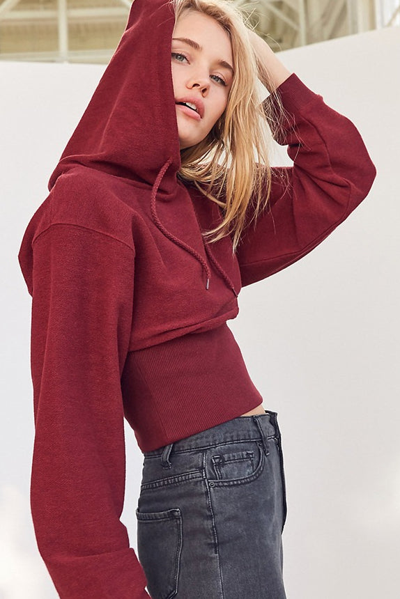 Blusa Cropped com Capuz, Cintura Ajustada e Moletom Solto