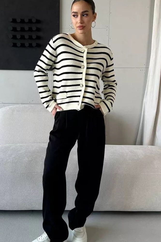 Cardigan corto a righe lavorato a maglia