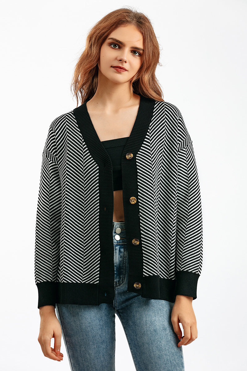 Gestreifter Strickpullover mit V-Ausschnitt und Knöpfen