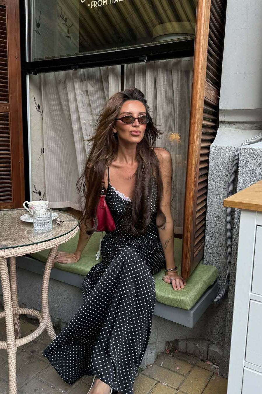 Sexy gepunktetes langes Maxikleid mit Spaghettiträgern