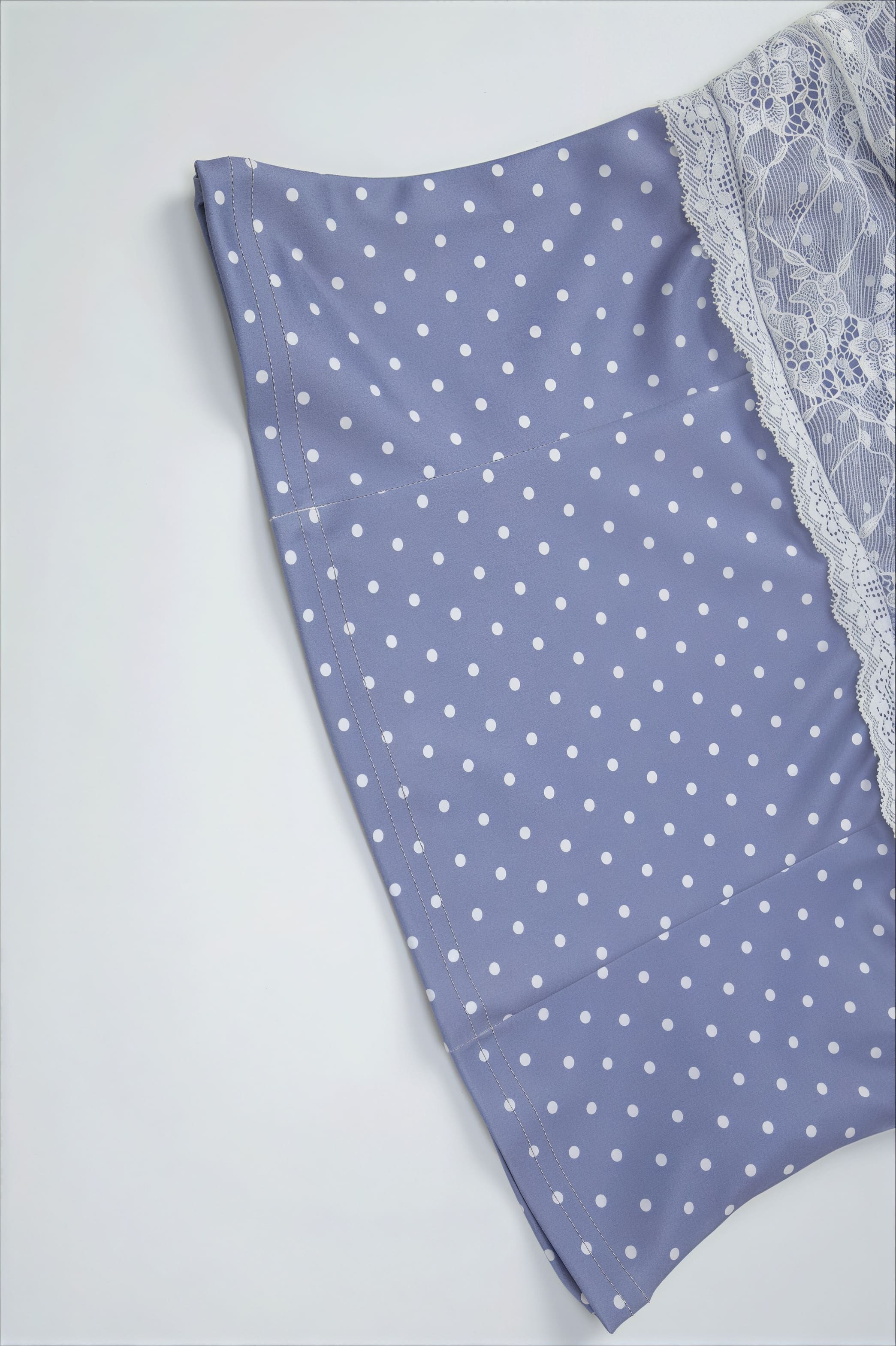 Souprava krajkový top s puntíkovaným vzorem a mini sukně