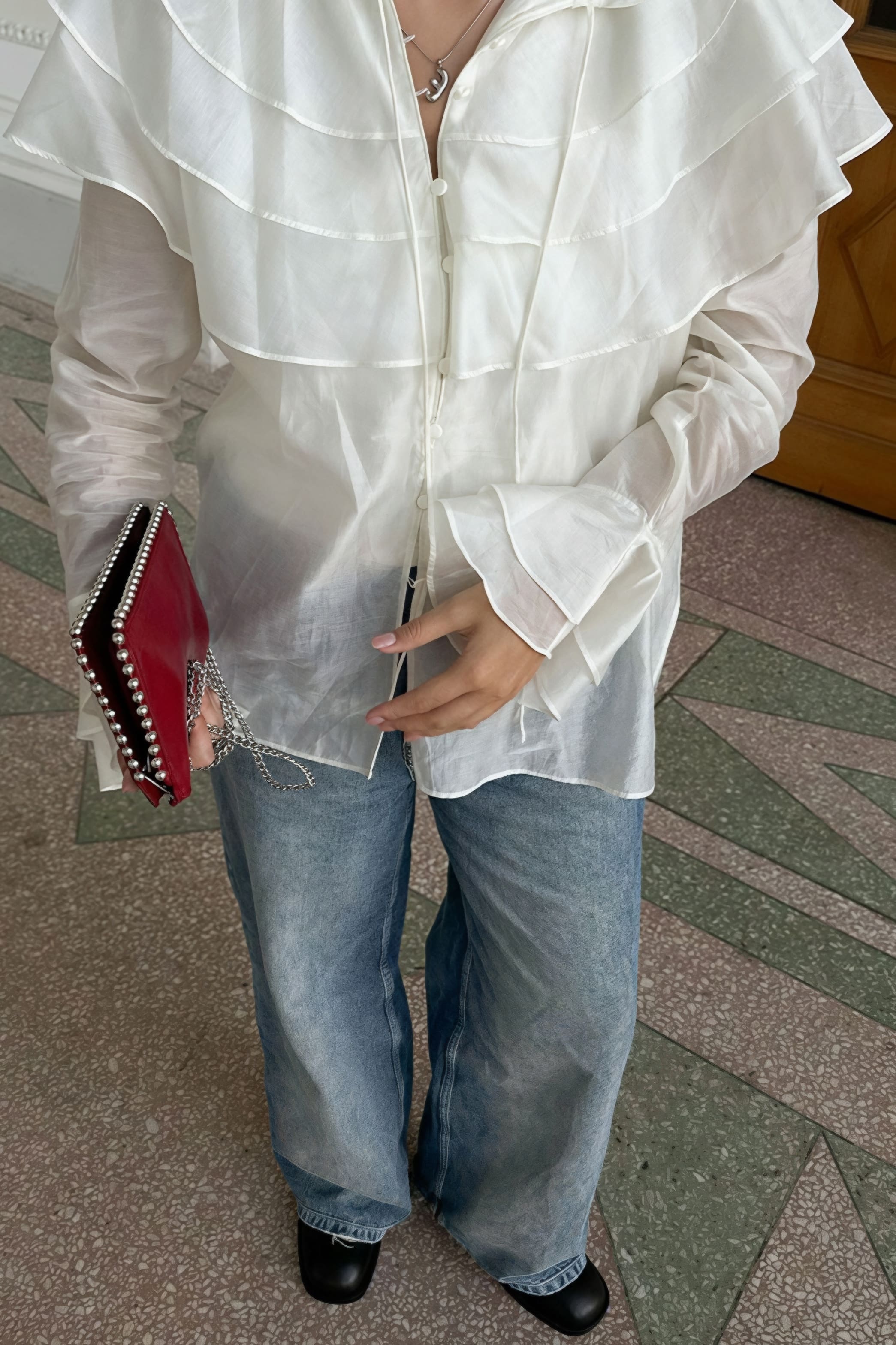 Blusa de Chiffon Tencel com Babados e Manga Flare