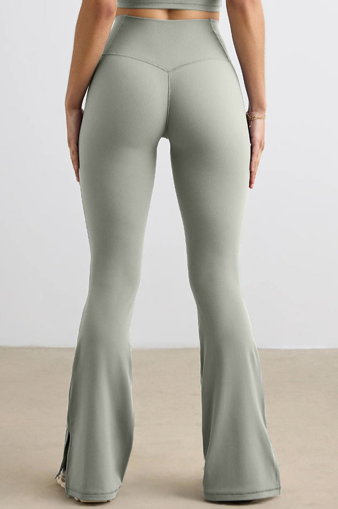 Leggings de entrenamiento acampanados de pierna ancha para realzar glúteos