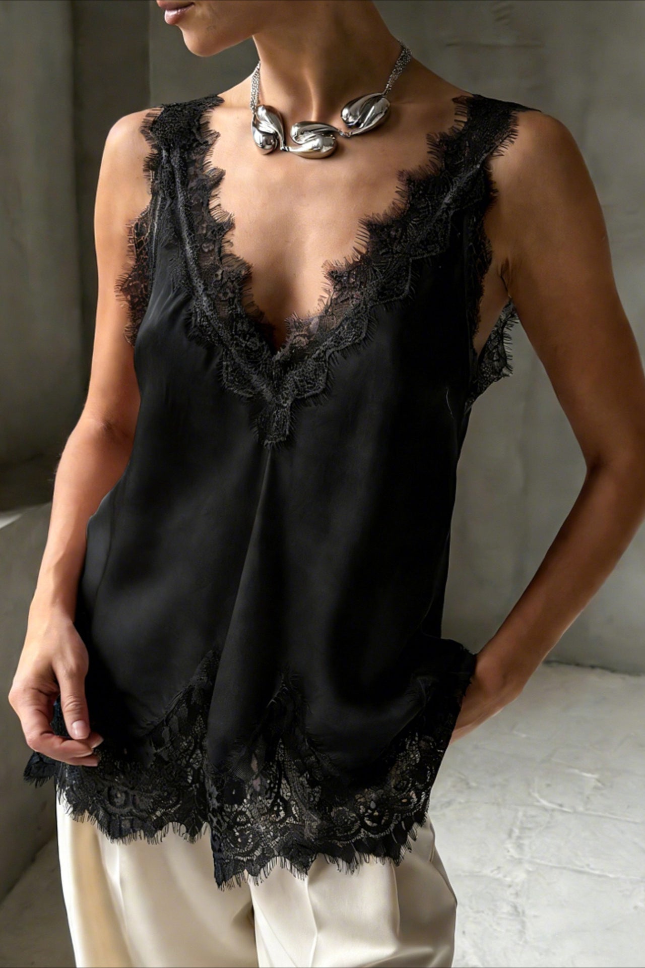 Solid V Neck Lace Trim Tank Top