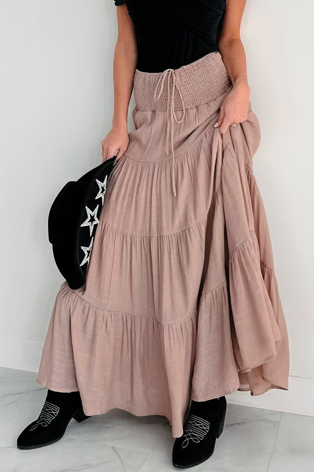 Falda larga de línea A con cintura alta, cordón y contraste estilo bohemio elegante