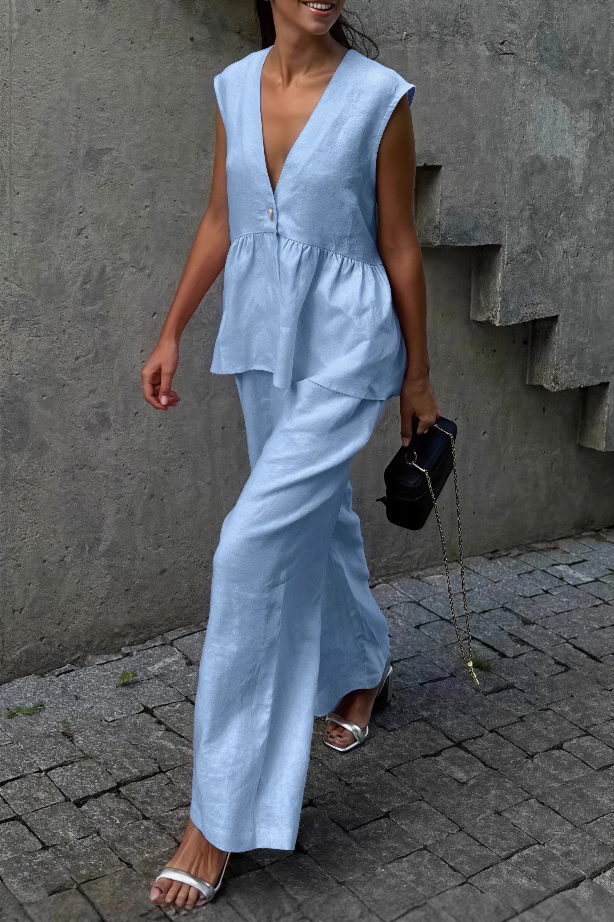 Romantisches Baumwoll-Top mit V-Ausschnitt und ärmellosem Weste-Hose-Zweiteiler