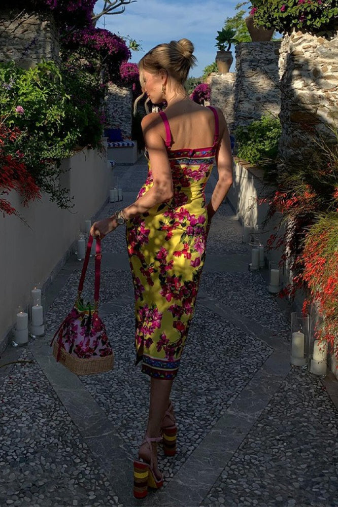 Vestido midi ajustado con tirantes y estampado étnico vintage