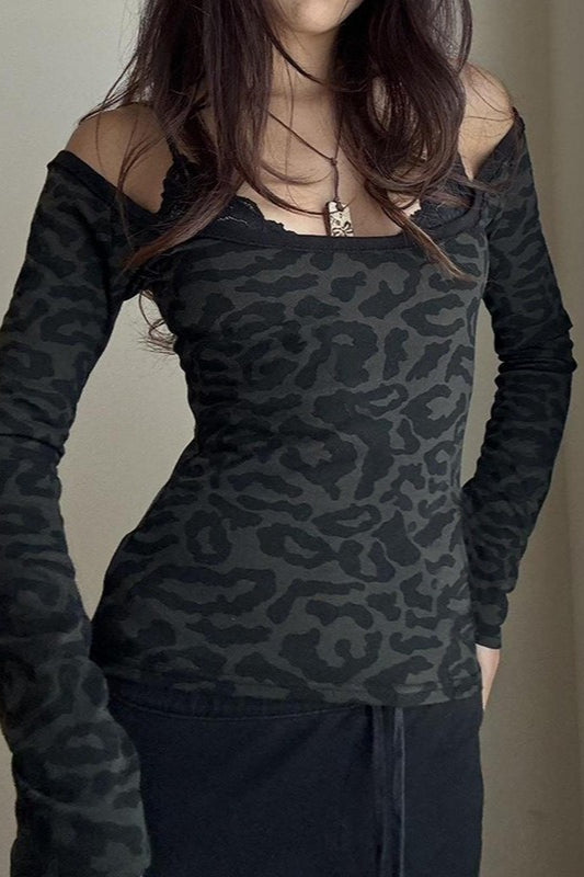 Blůza s odhalenými rameny a vrstveným leopardím vzorem