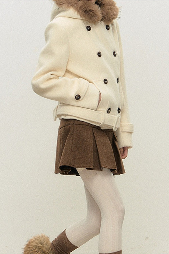 Doppelreihiger Kapuzenmantel mit Taillierung aus verdicktem Wollstoff