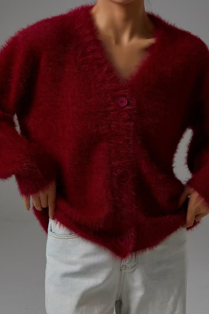 Strickjacke mit V-Ausschnitt aus Kunstpelzmischung