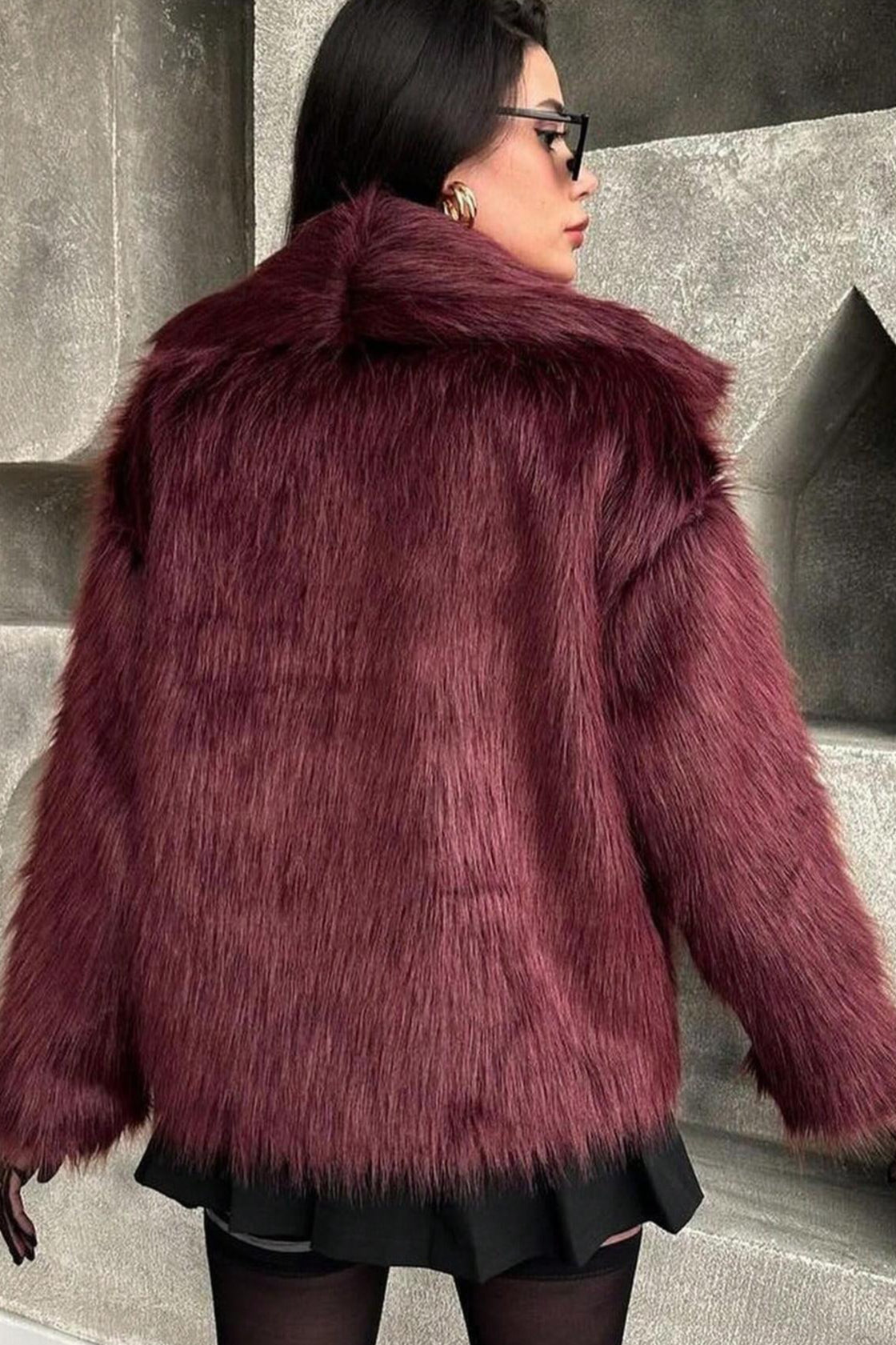 Casaco Quente com Gola Entalhada em Plush de Pelo Animal Sintético de Cor Sólida