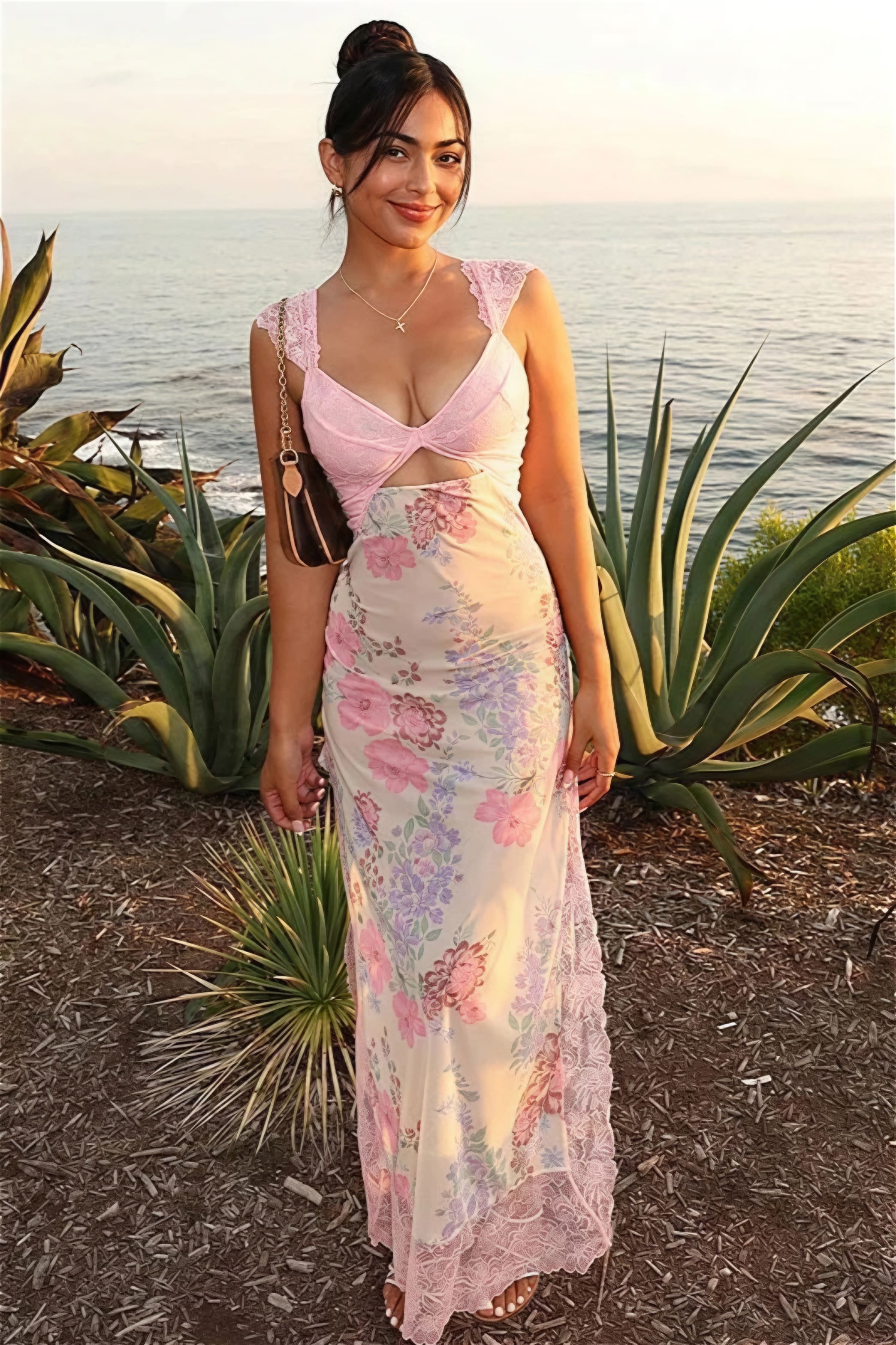 Blumenkleid mit Spitzenbesatz und rückenfreiem Blumenmuster