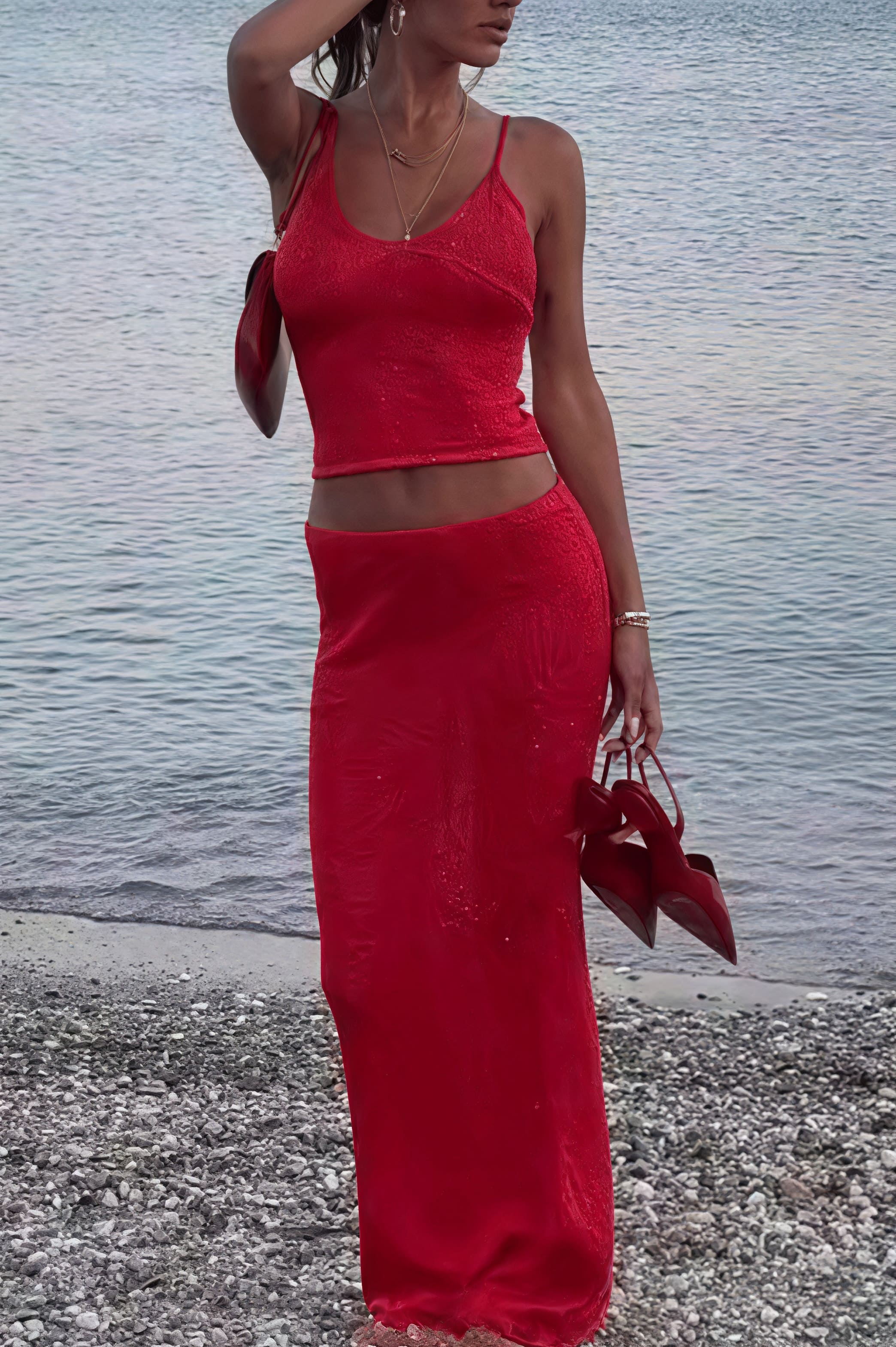 Set sexy con canottiera scollata e gonna lunga