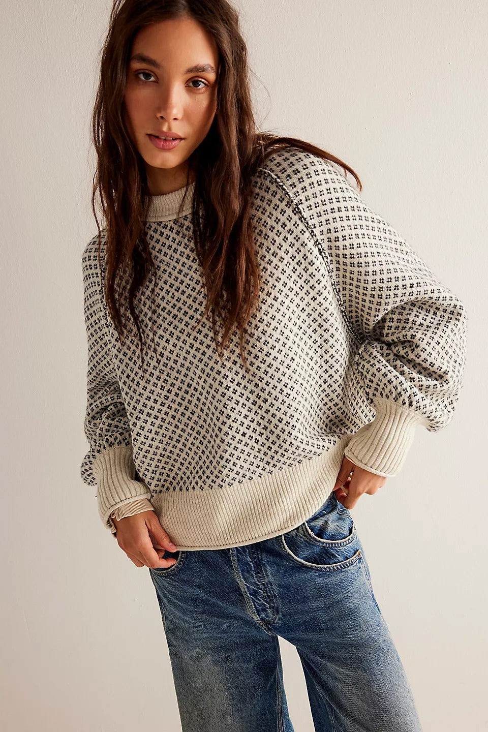 Moletom Solto com Painel de Poás e Gola Redonda