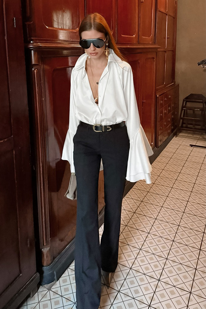 Schicke Satinbluse mit langen Ärmeln und elegantem Schnitt