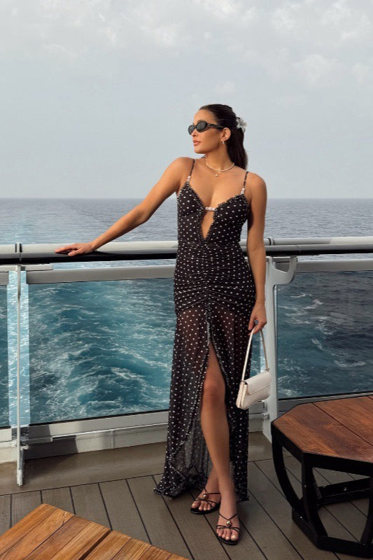 Maxikleid mit Spitzenbesatz, gerafftem Netzstoff und Tupfenmuster