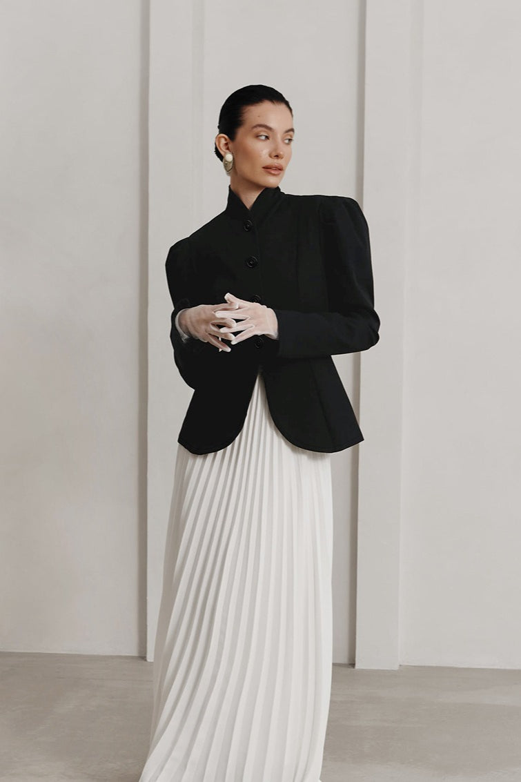 Francouzský elegantní blejzr s stojáčkem a nabíranými rukávy