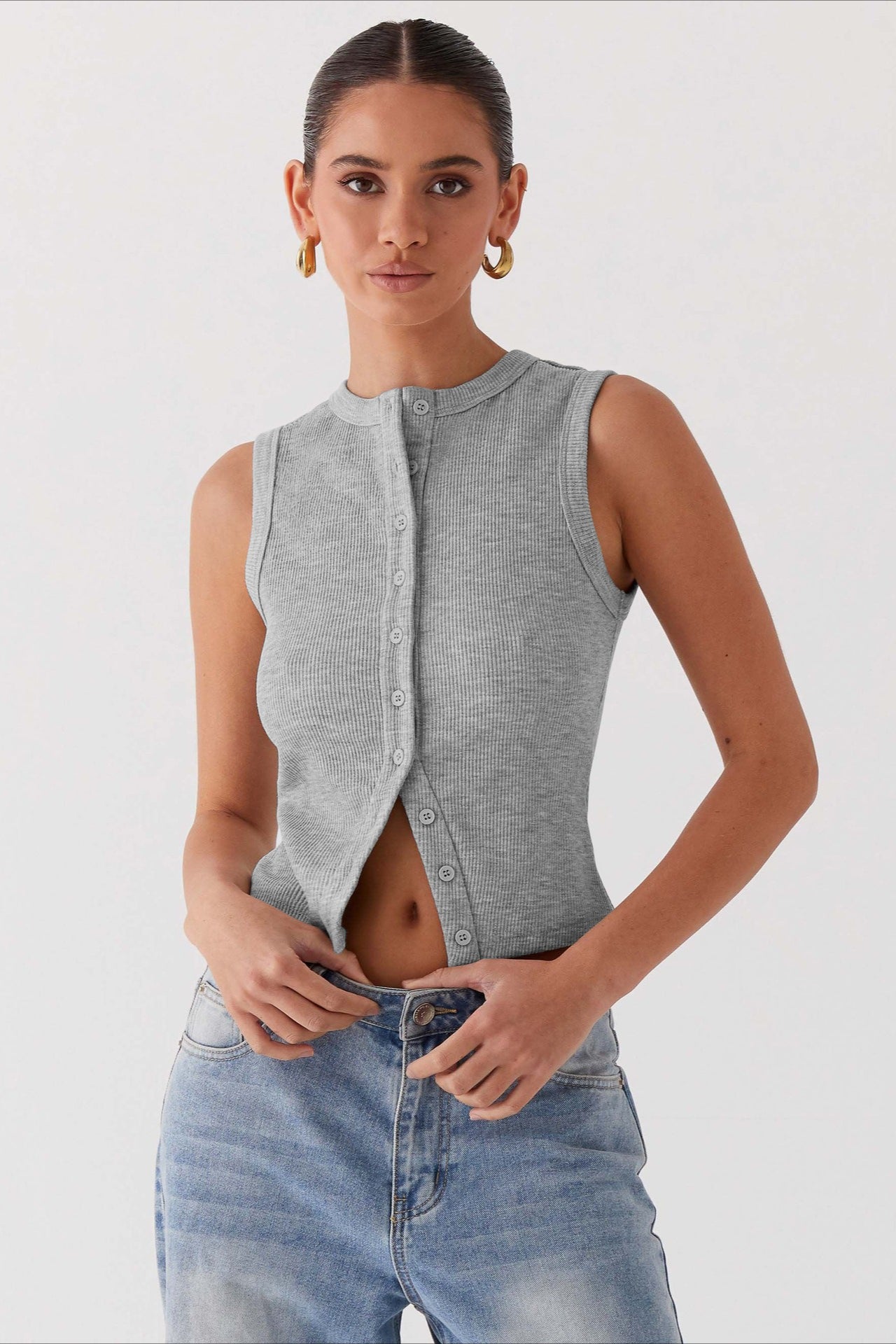 Round Neck Sleeveless Knit Top