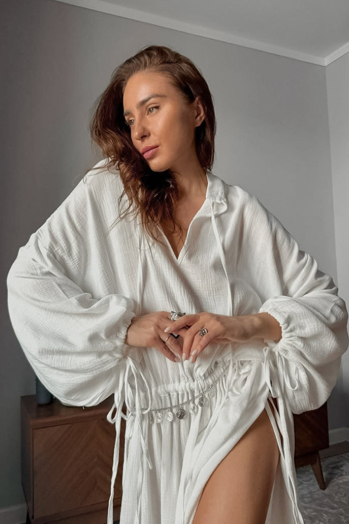 Bavlněné maxi šaty s dlouhým rukávem, průstřihy a zavazováním v pase