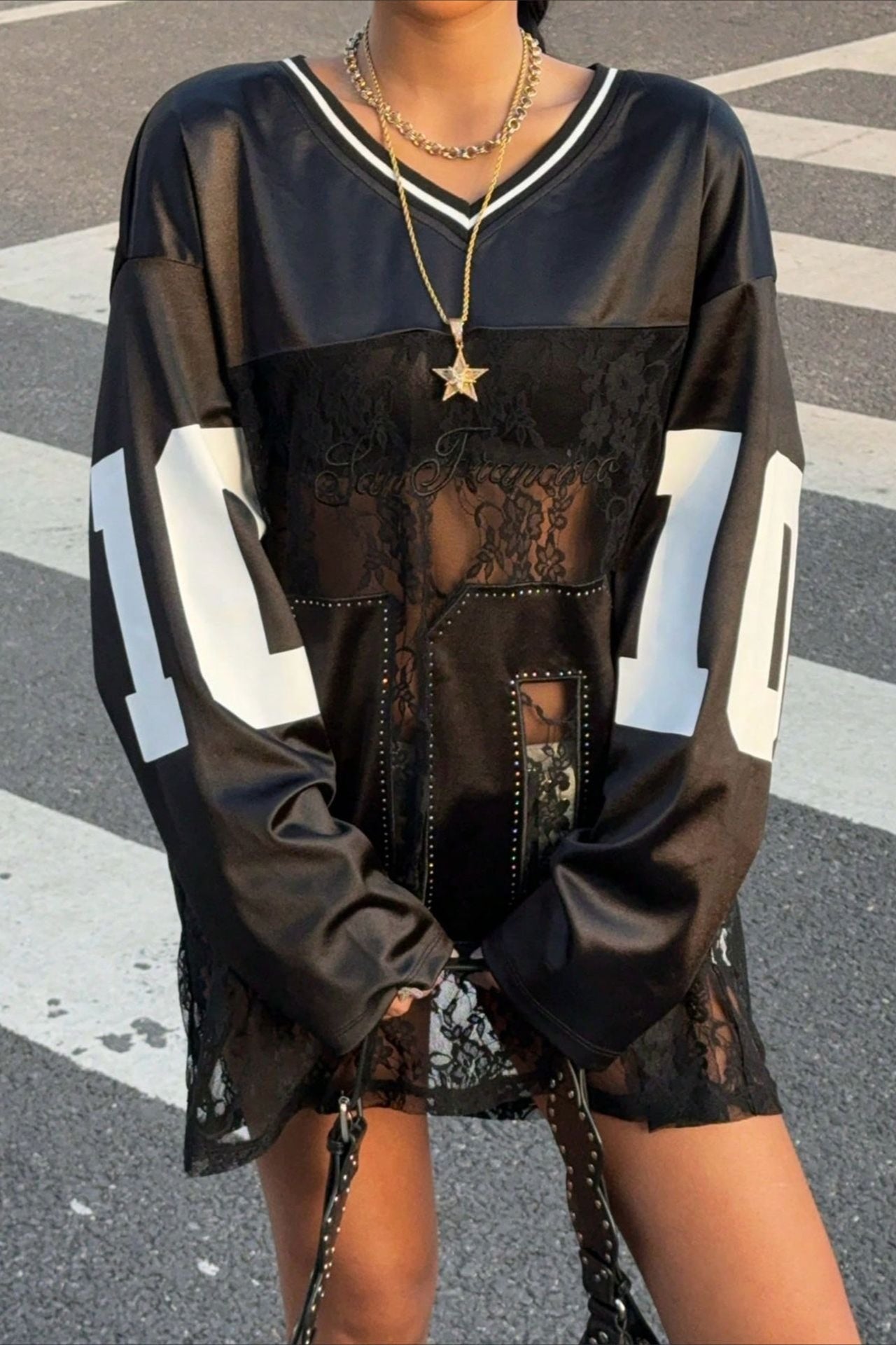 Spitzen-Durchscheinendes V-Ausschnitt Bedrucktes Sweatshirt