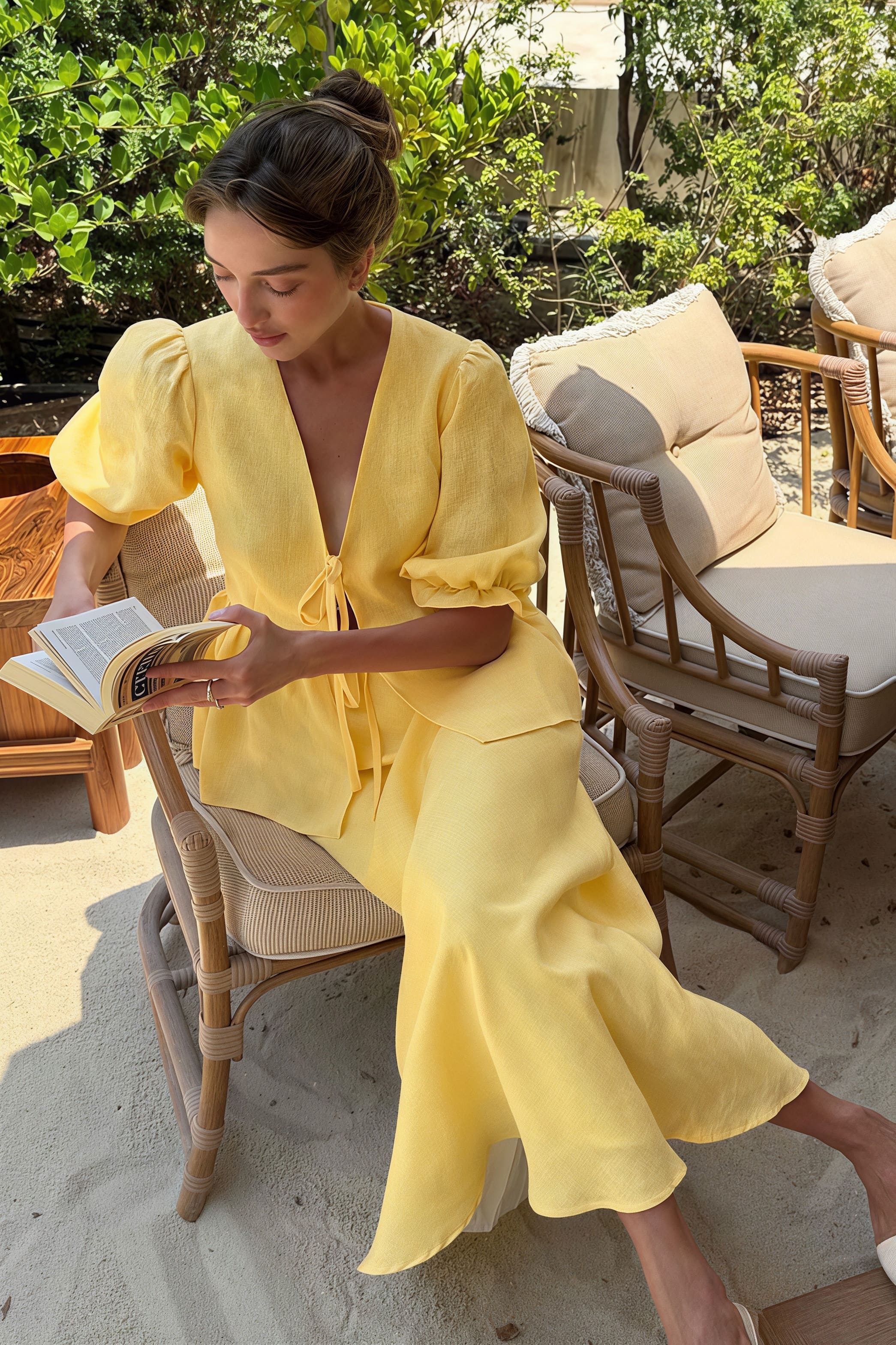 Completo casual solido con scollo a V, volant e maniche corte, gonna