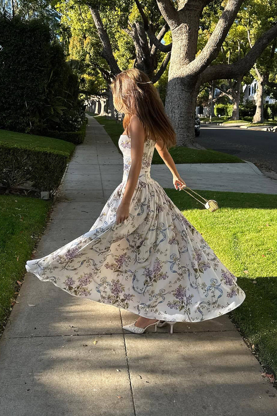 Sexy Trägertop mit tailliertem Schnitt Elegantes Blumenkleid