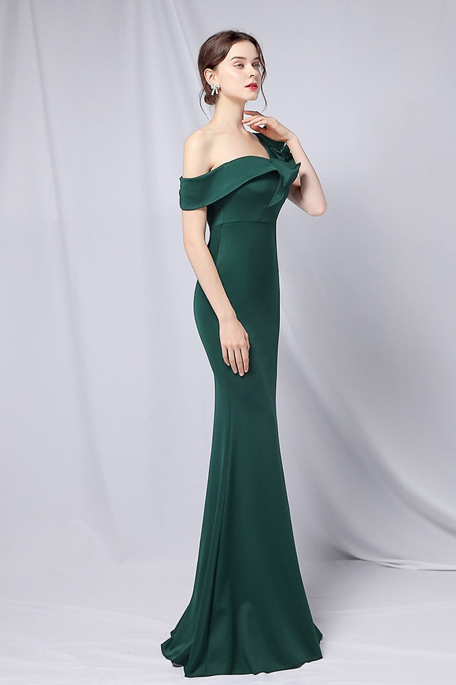 Abito lungo da festa a sirena con spalle scoperte