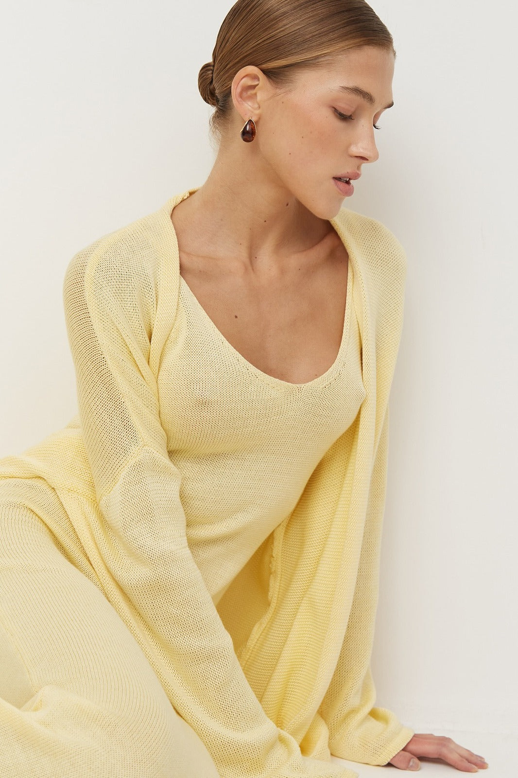 Ensemble deux pièces moulant en tricot de coton à col en V profond