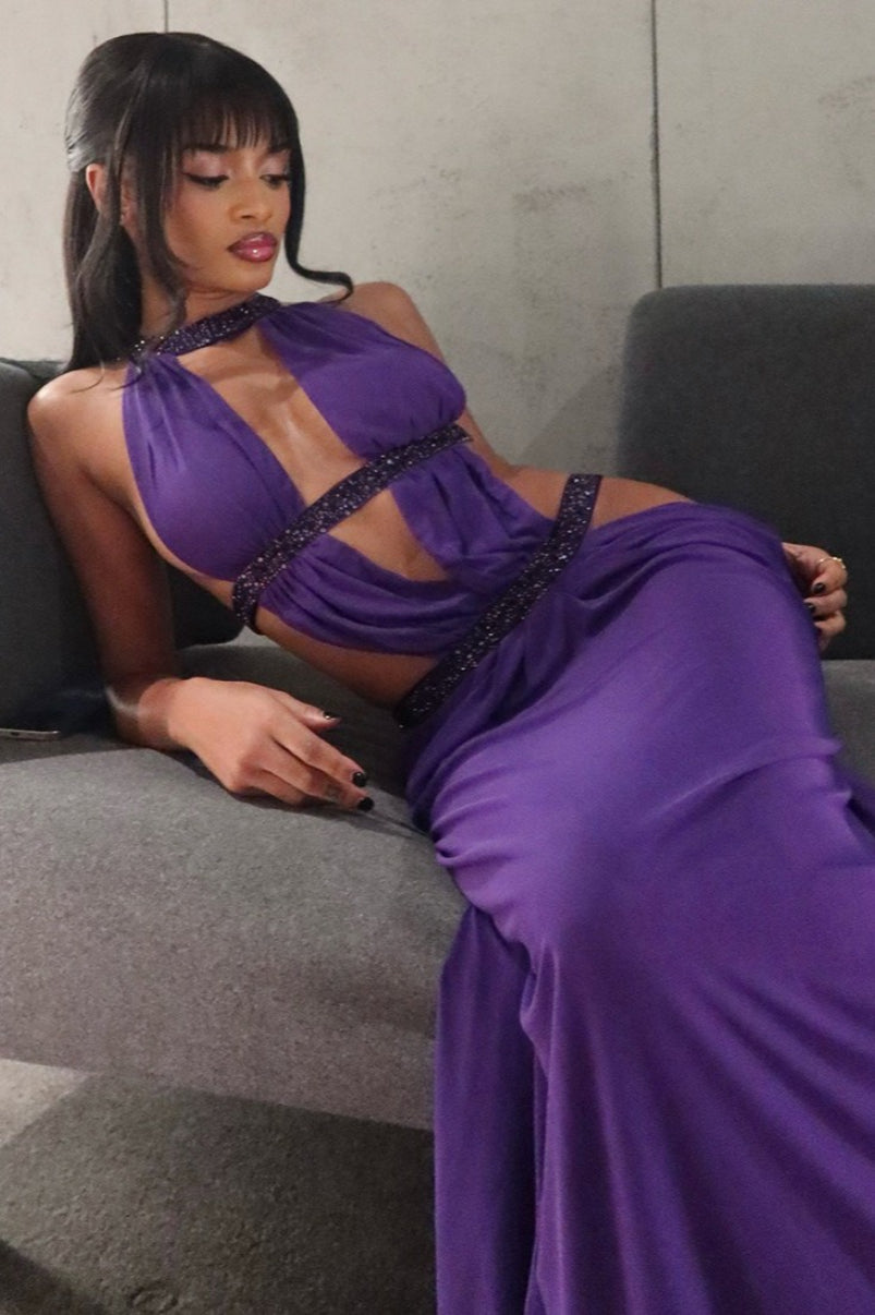 Elegantes sexy Maxikleid mit Ausschnitten, strassbesetzt und rückenfrei