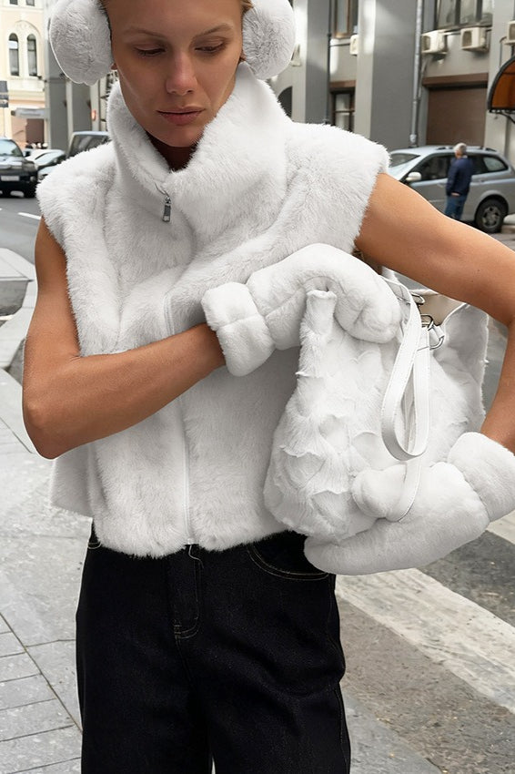 Chaleco de piel sintética lisa con cuello alto de pie