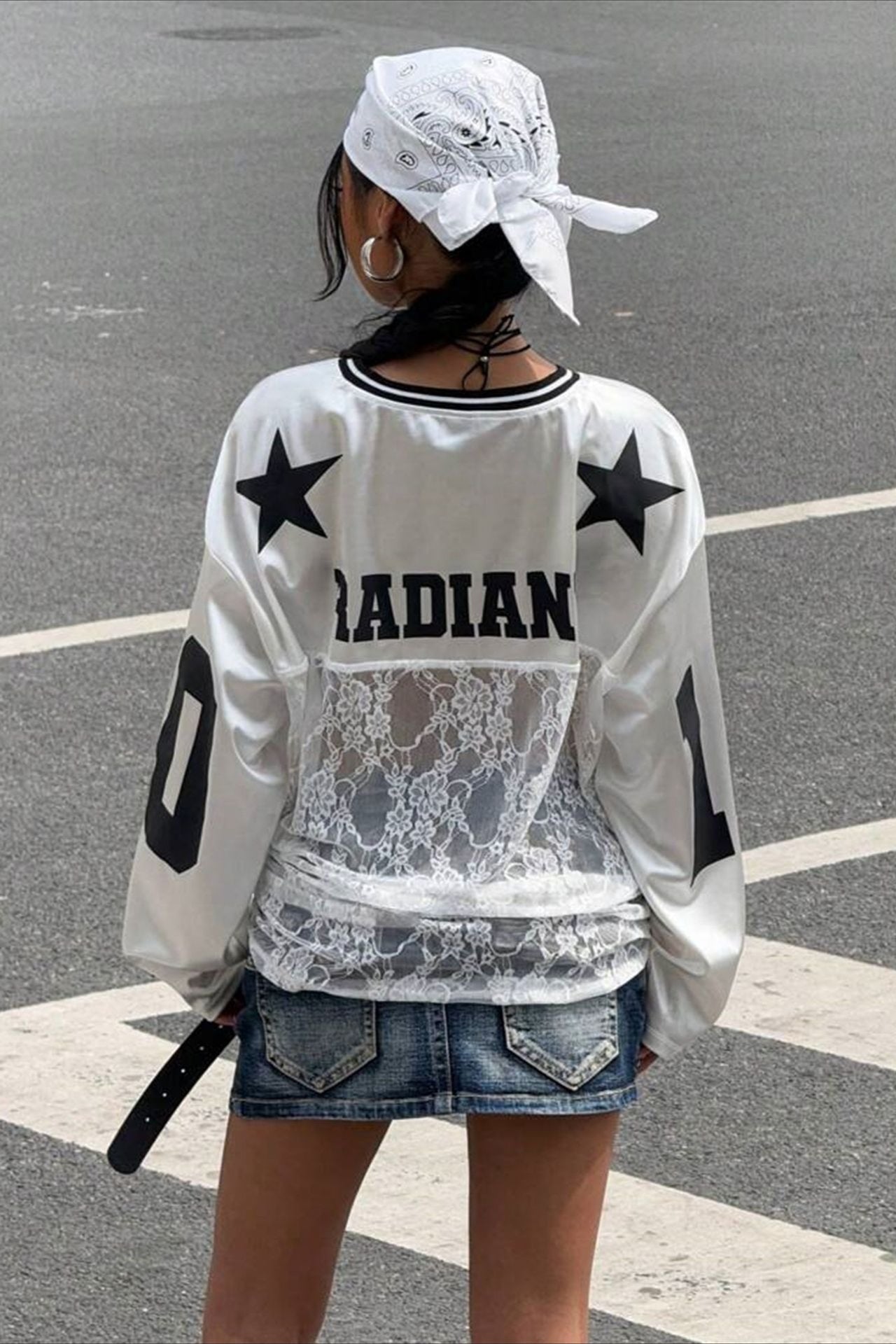 Spitzen-Durchscheinendes V-Ausschnitt Bedrucktes Sweatshirt