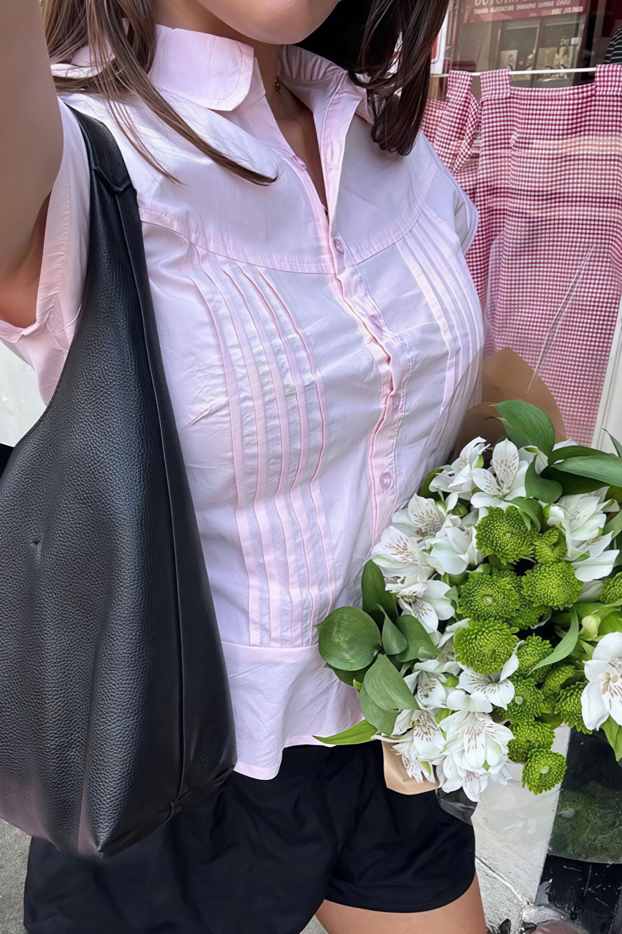 Blusa Slim de Manga Curta com Design Único