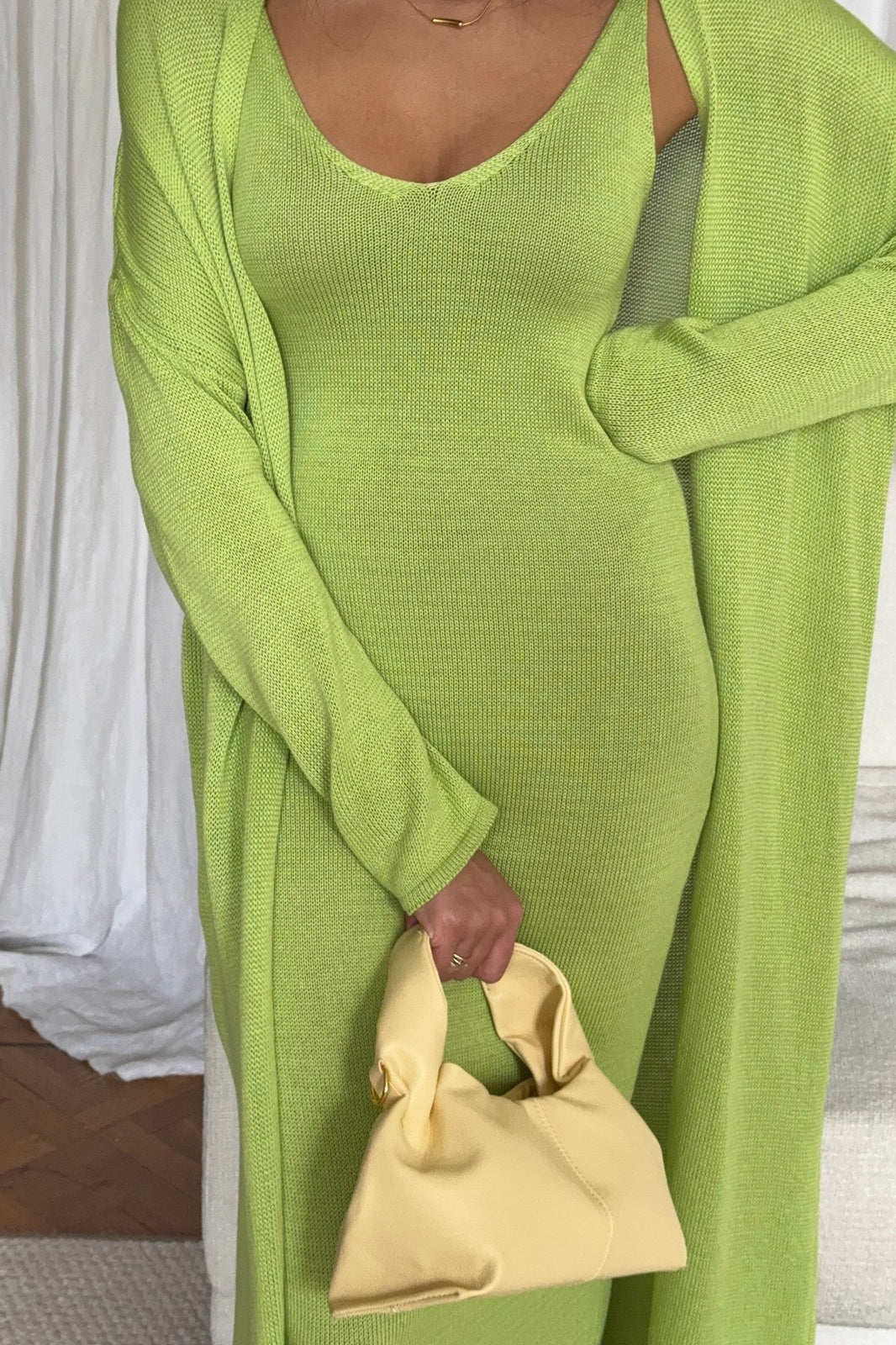 Ensemble deux pièces moulant en tricot de coton à col en V profond