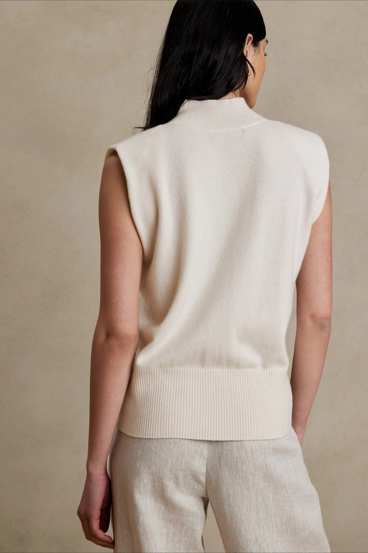 Solides Rundhals-Strickoberteil