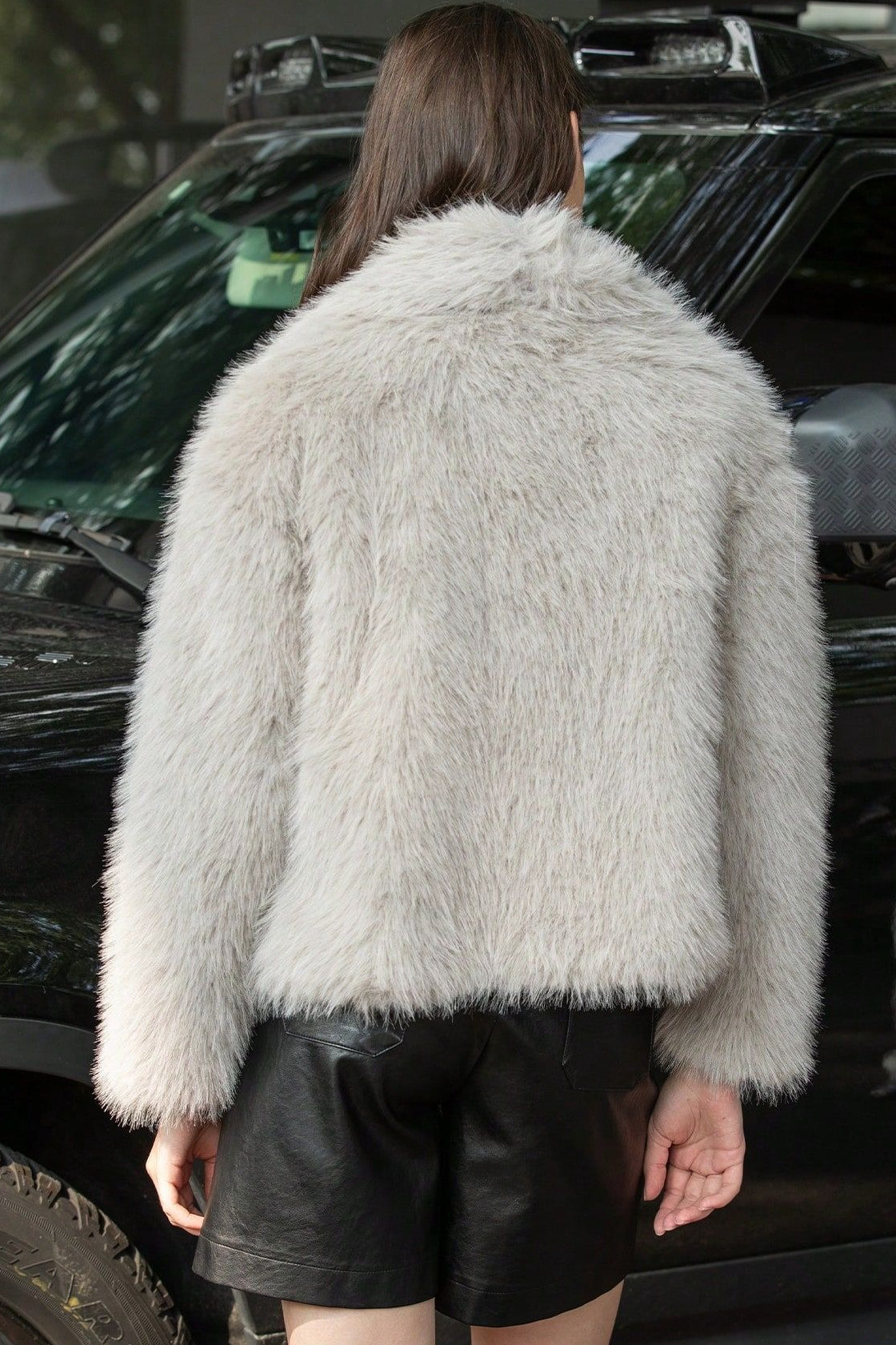 Casaco Quente com Gola Entalhada em Plush de Pelo Animal Sintético de Cor Sólida