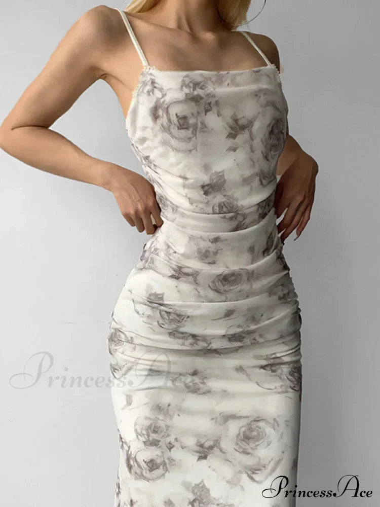 Maxikleid aus Samt mit modischem Neckholder und Rückenschlitz