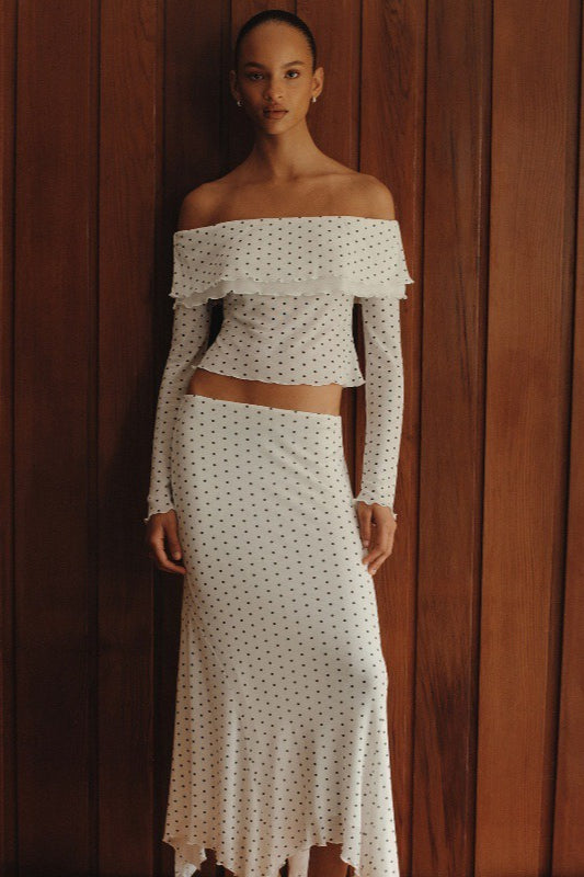 Schulterfreies zweiteiliges Set mit Tupfenmuster