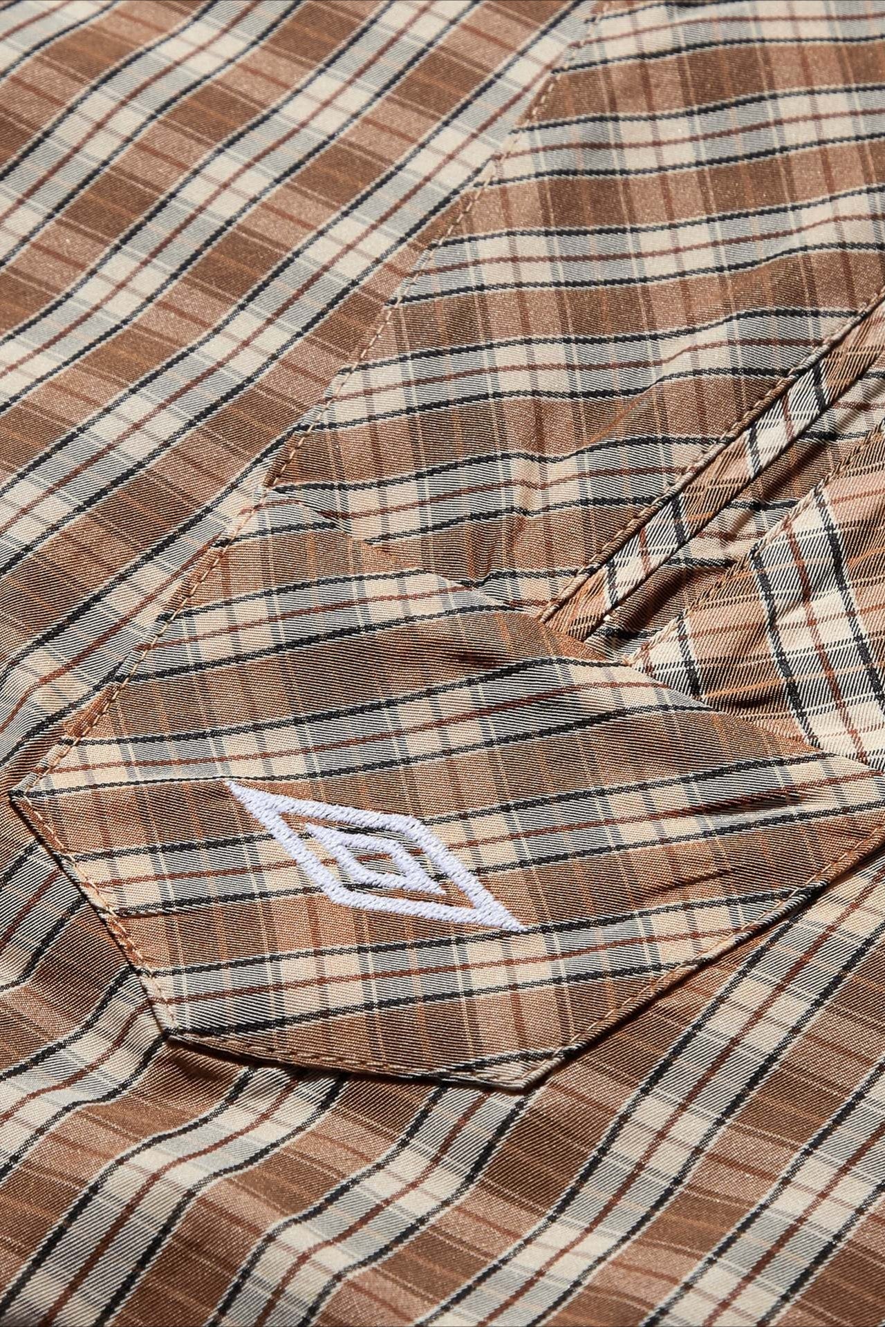 Sweat à capuche à demi-patte de boutonnage à carreaux d'époque