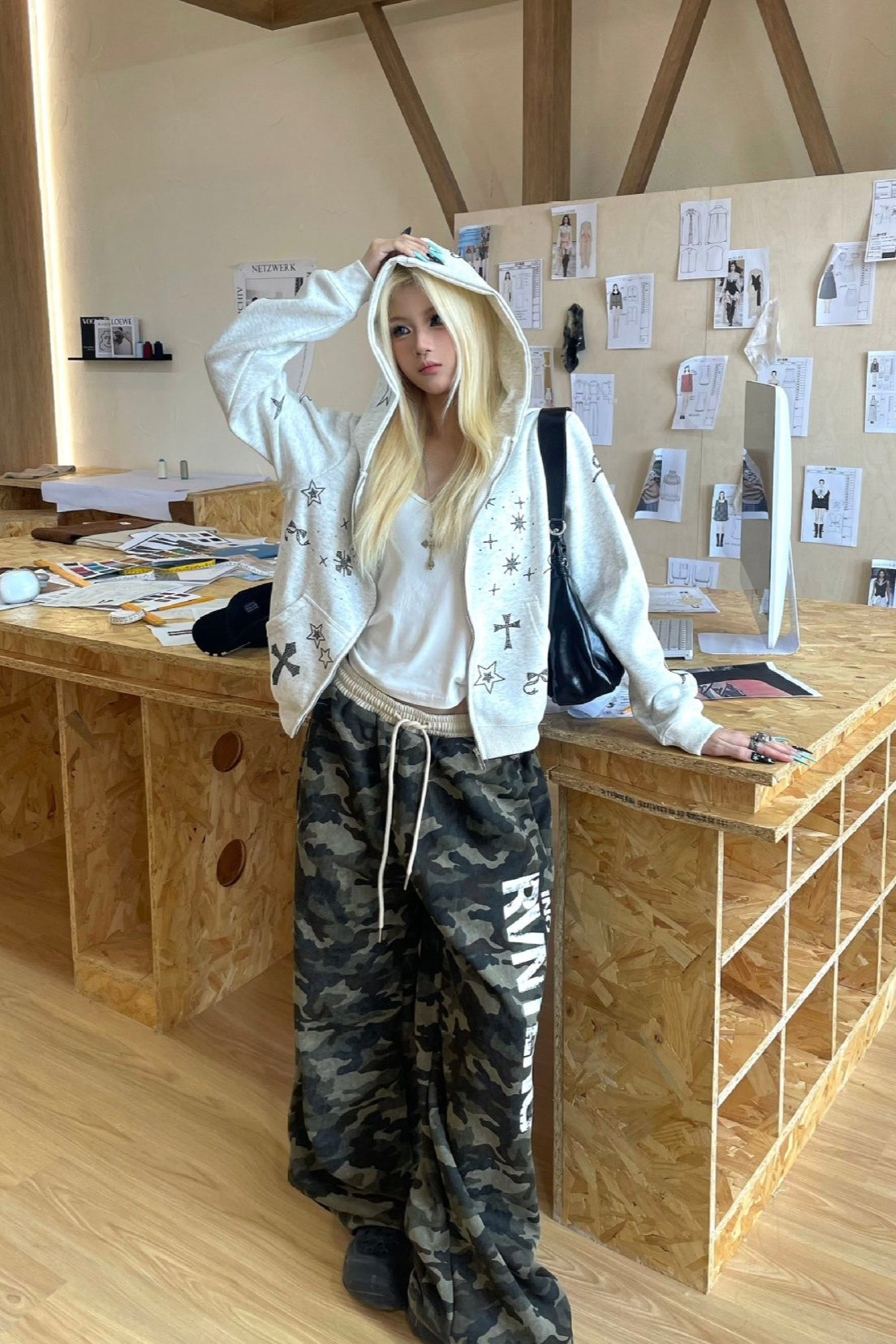 Retro Camo Letter Graphic Curved Sweat Pants