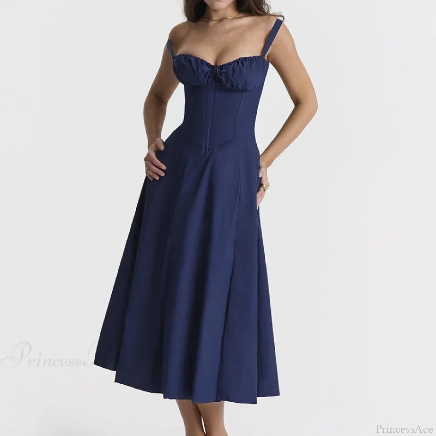 Boho-Kleid mit Spaghettiträgern, vorn gebunden, mit Blumenmuster