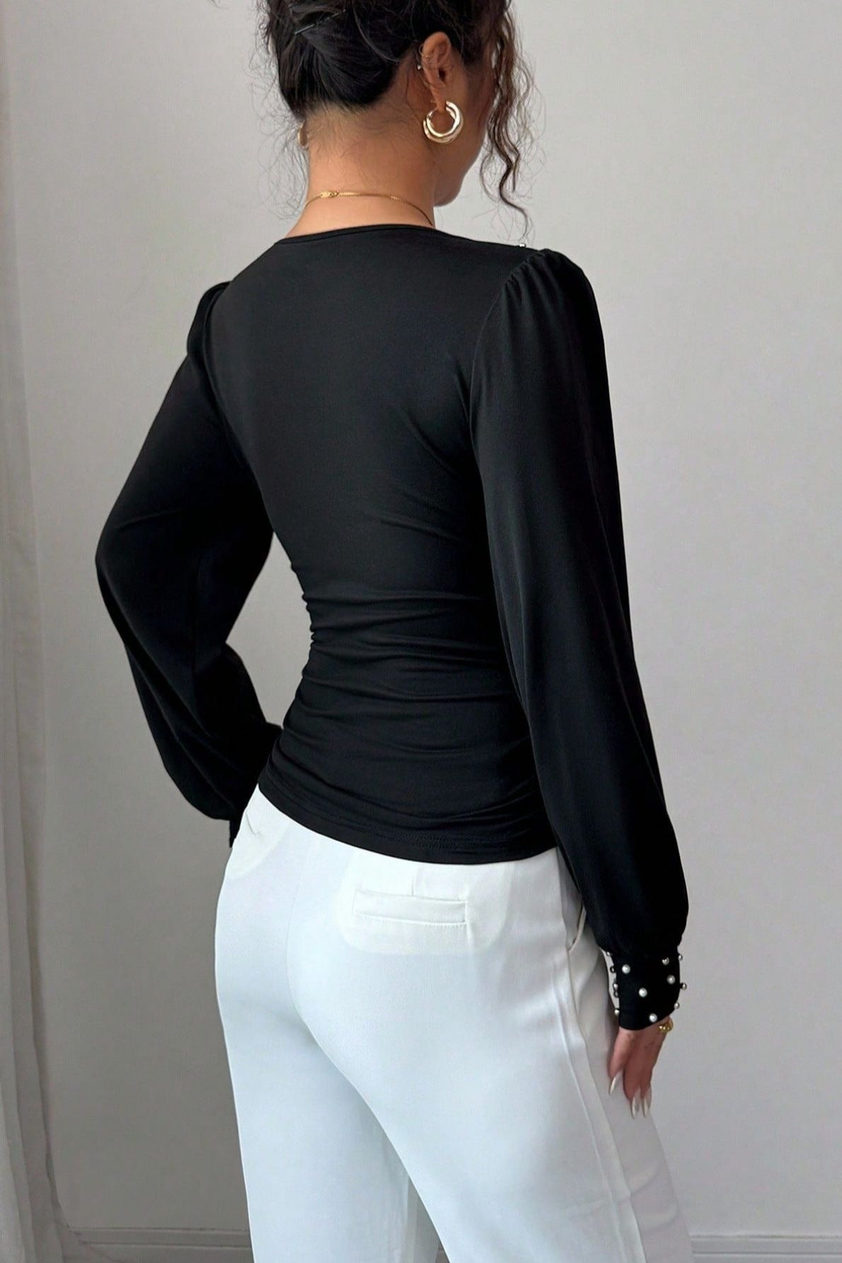 Pearl Accent Solid V-Neck Ruched Waist Sexy Long Sleeve Tee