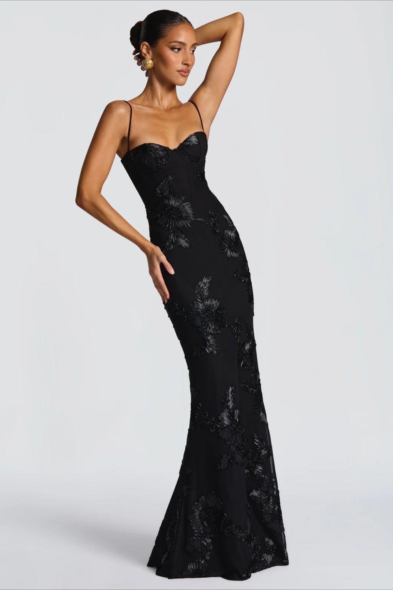 3D Applique Bone Pad Tie Back Solid Prom Dress