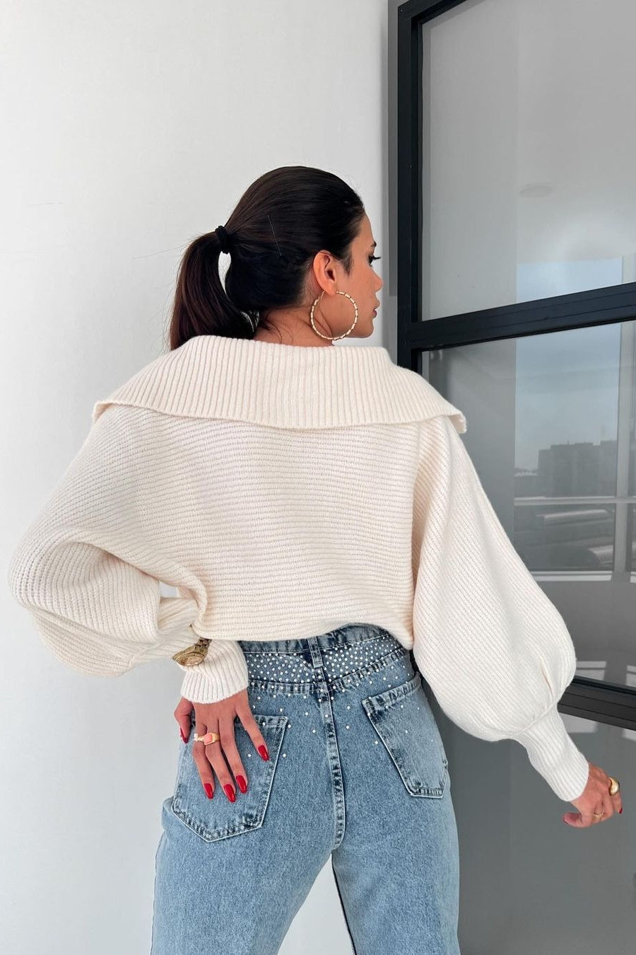 Pullover mit Laternenärmeln und offenem Kragen aus Strick