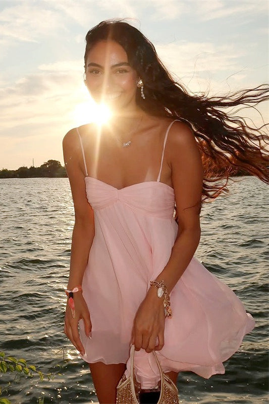 Schulterfreies, fließendes Chiffon-Trägerkleid in Mini-Länge